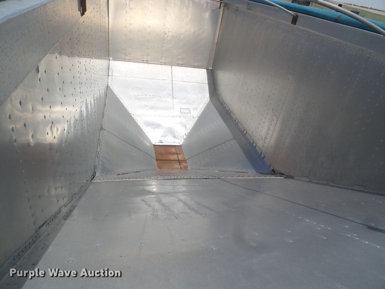 image for item DG0007 1983 Corn Husker 600-121382-2060 double hopper bottom grain trailer