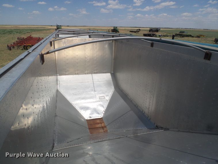 image for item DG0007 1983 Corn Husker 600-121382-2060 double hopper bottom grain trailer