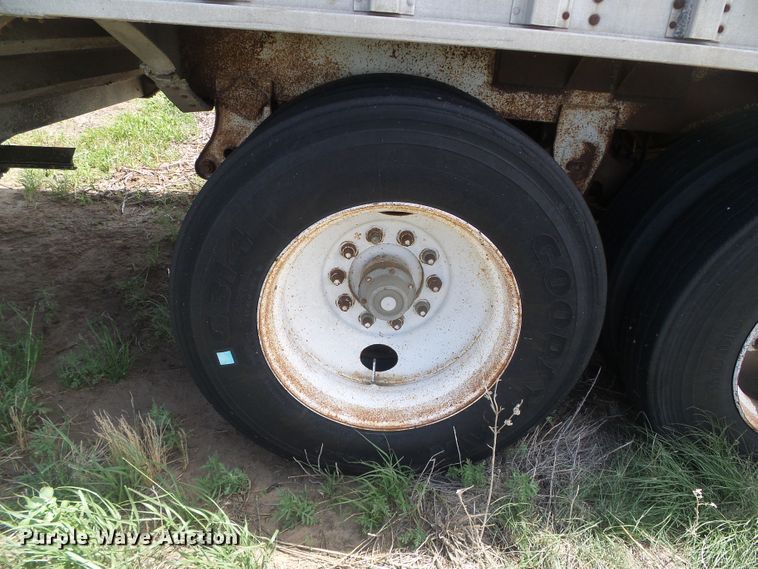 image for item DG0007 1983 Corn Husker 600-121382-2060 double hopper bottom grain trailer