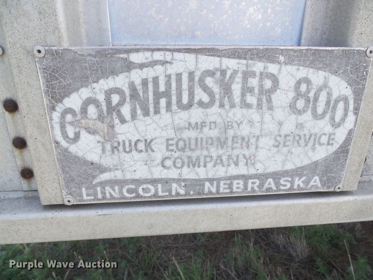 image for item DG0007 1983 Corn Husker 600-121382-2060 double hopper bottom grain trailer