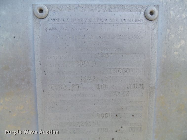 image for item DG0007 1983 Corn Husker 600-121382-2060 double hopper bottom grain trailer