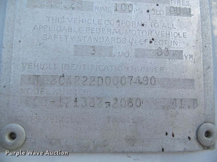 image for item DG0007 1983 Corn Husker 600-121382-2060 double hopper bottom grain trailer