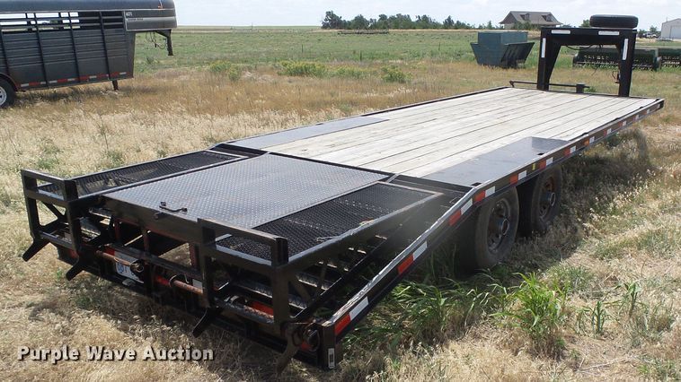 image for item DG0011 1999 Featherlite 5595 equipment trailer