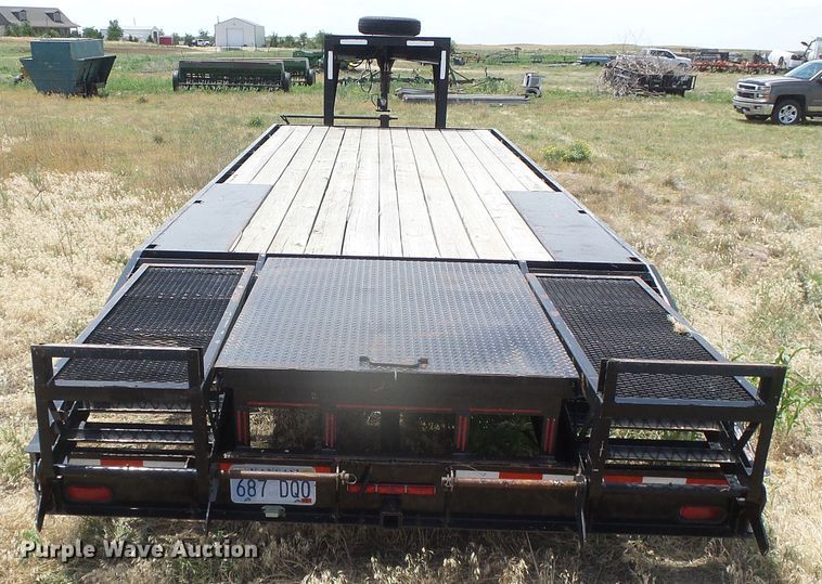 image for item DG0011 1999 Featherlite 5595 equipment trailer