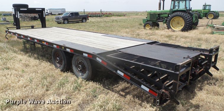 image for item DG0011 1999 Featherlite 5595 equipment trailer