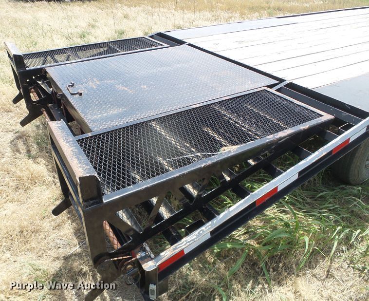image for item DG0011 1999 Featherlite 5595 equipment trailer