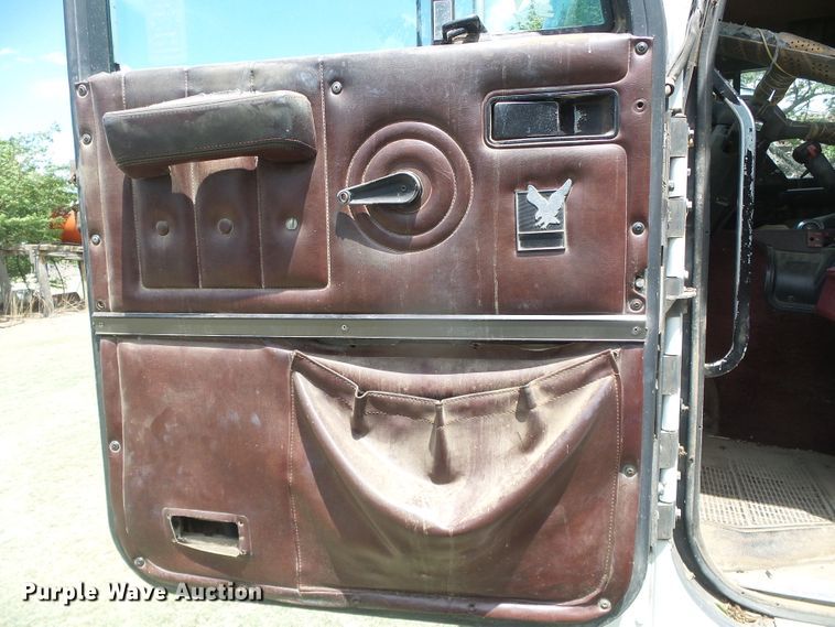 image for item DG0026 1990 International 9700  semi truck