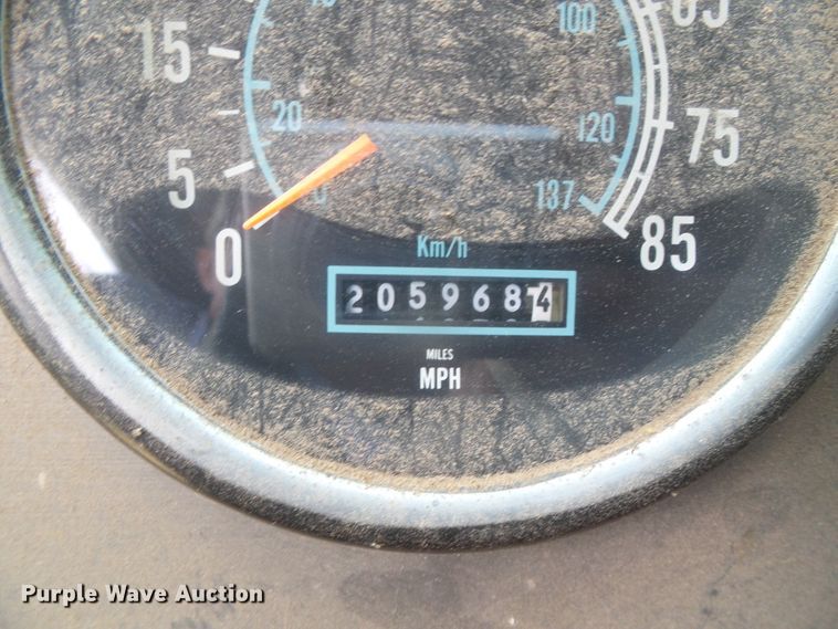 image for item DG0026 1990 International 9700  semi truck