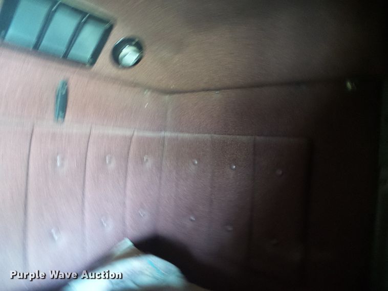 image for item DG0026 1990 International 9700  semi truck