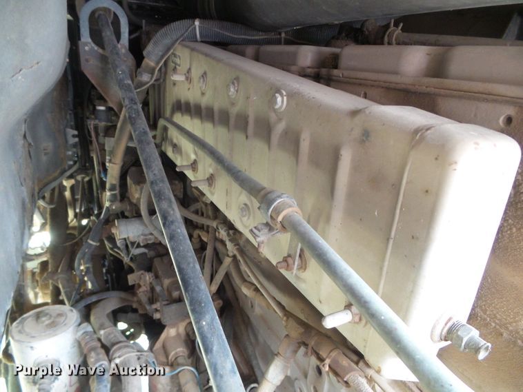 image for item DG0026 1990 International 9700  semi truck