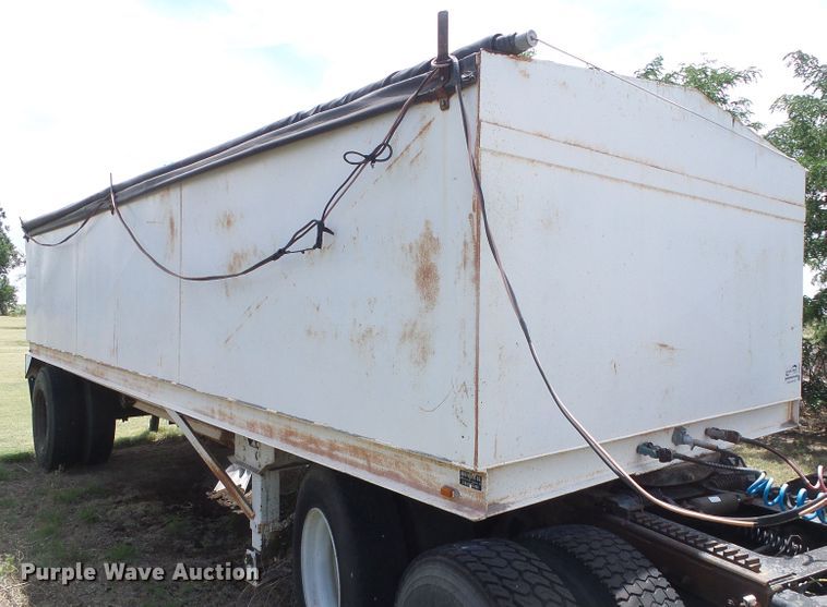 image for item DG0027 1979 Hobbs single hopper bottom grain trailer
