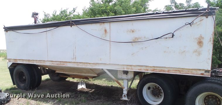 image for item DG0027 1979 Hobbs single hopper bottom grain trailer