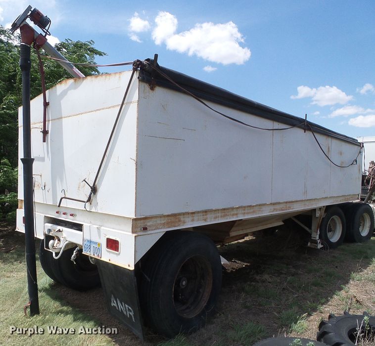 image for item DG0027 1979 Hobbs single hopper bottom grain trailer