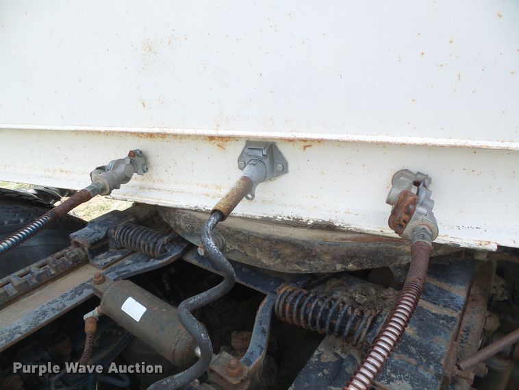 image for item DG0027 1979 Hobbs single hopper bottom grain trailer