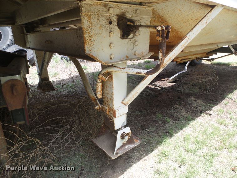 image for item DG0027 1979 Hobbs single hopper bottom grain trailer