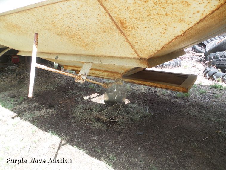 image for item DG0027 1979 Hobbs single hopper bottom grain trailer