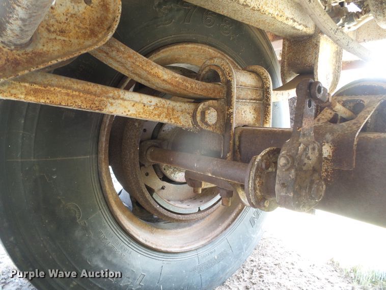 image for item DG0027 1979 Hobbs single hopper bottom grain trailer