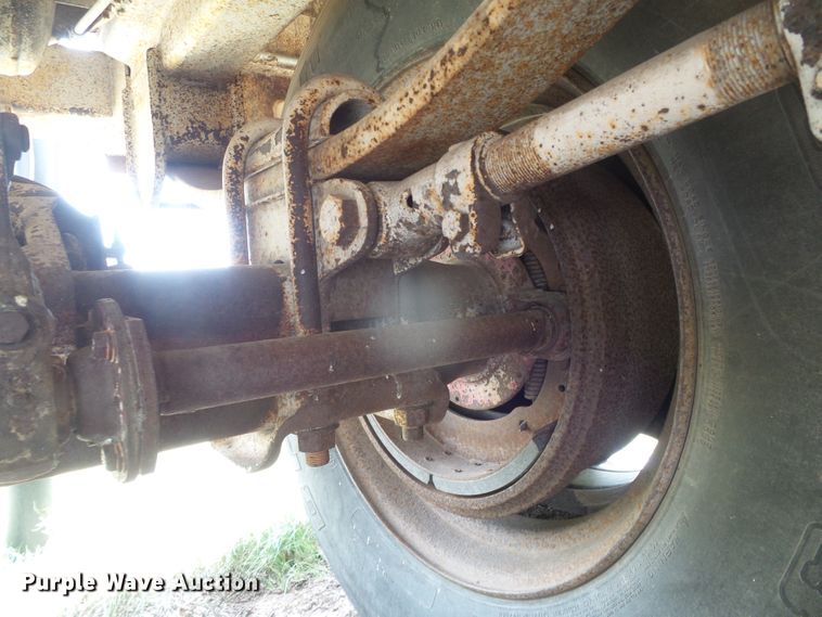 image for item DG0027 1979 Hobbs single hopper bottom grain trailer