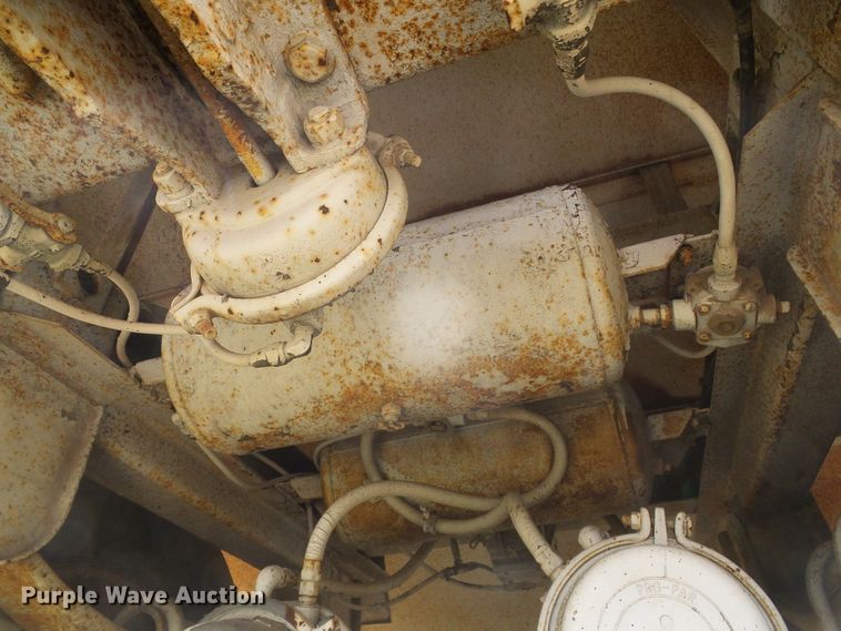 image for item DG0027 1979 Hobbs single hopper bottom grain trailer