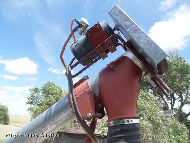 image for item DG0027 1979 Hobbs single hopper bottom grain trailer