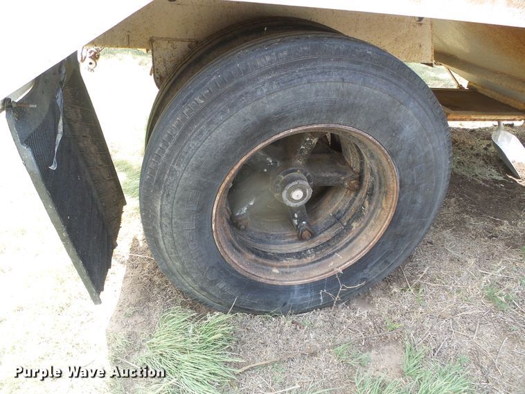 image for item DG0027 1979 Hobbs single hopper bottom grain trailer