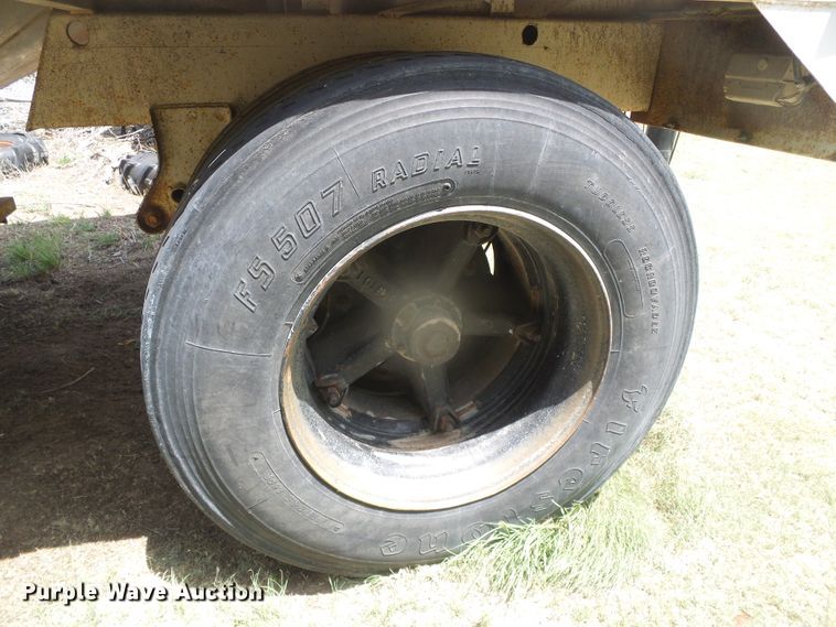 image for item DG0027 1979 Hobbs single hopper bottom grain trailer