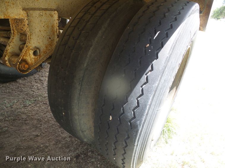 image for item DG0027 1979 Hobbs single hopper bottom grain trailer