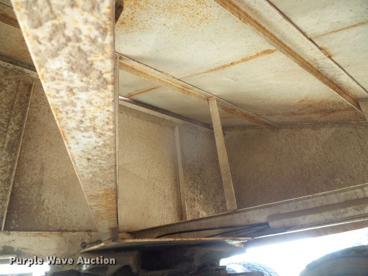 image for item DG0027 1979 Hobbs single hopper bottom grain trailer