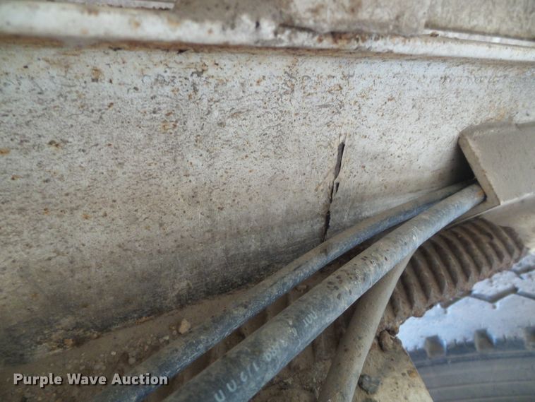 image for item DG0027 1979 Hobbs single hopper bottom grain trailer