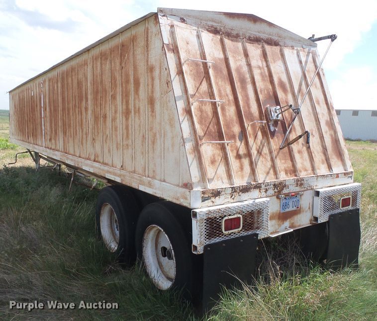 image for item DG0031 1995 John White double hopper bottom grain trailer