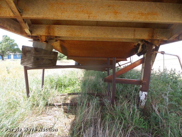 image for item DG0031 1995 John White double hopper bottom grain trailer
