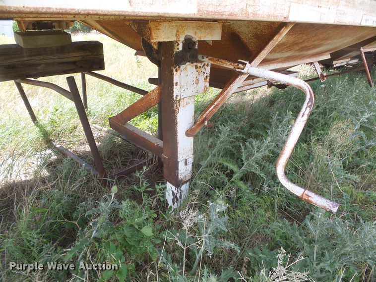 image for item DG0031 1995 John White double hopper bottom grain trailer