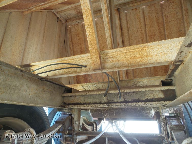 image for item DG0031 1995 John White double hopper bottom grain trailer