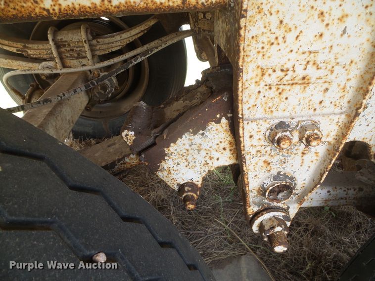 image for item DG0031 1995 John White double hopper bottom grain trailer