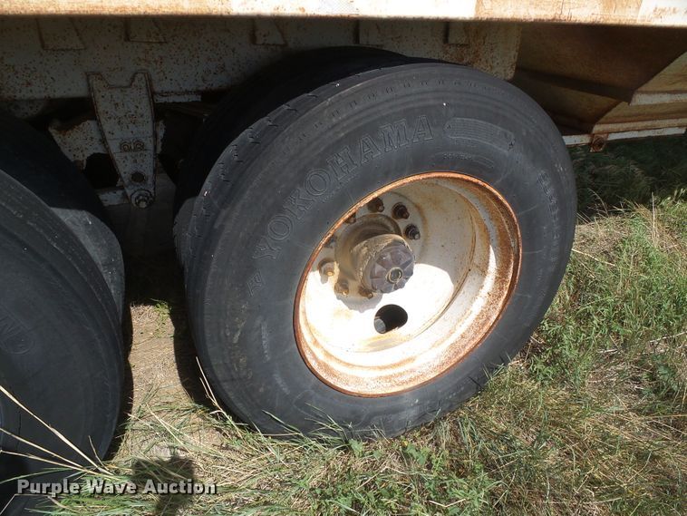 image for item DG0031 1995 John White double hopper bottom grain trailer