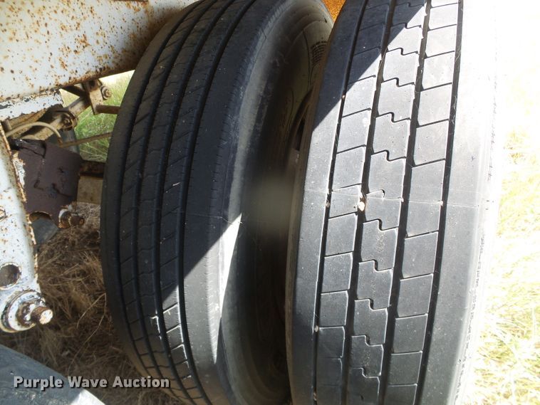 image for item DG0031 1995 John White double hopper bottom grain trailer