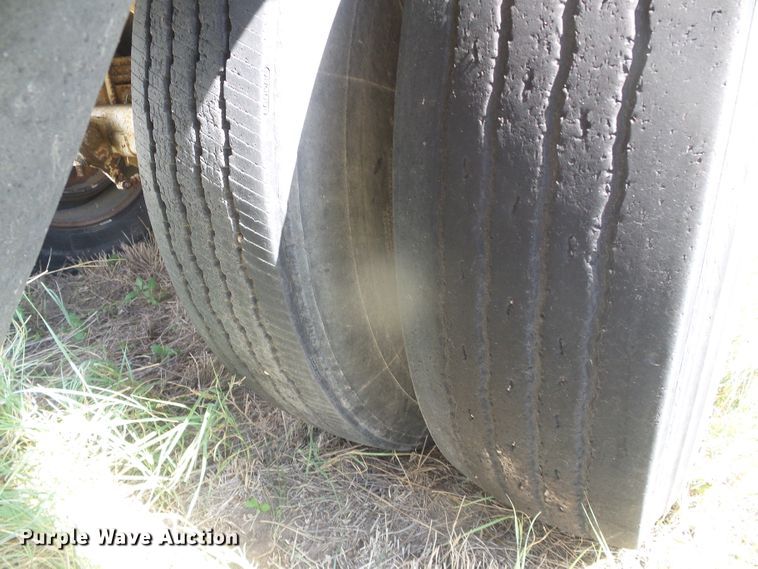 image for item DG0031 1995 John White double hopper bottom grain trailer