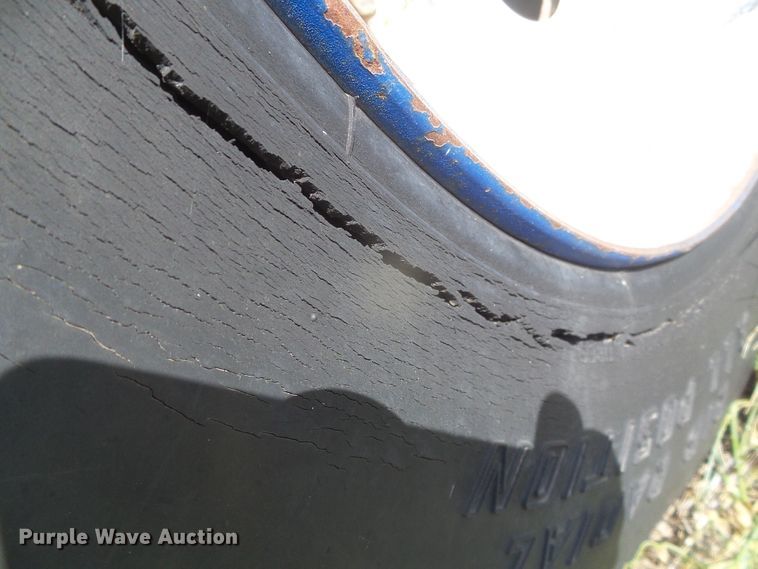 image for item DG0031 1995 John White double hopper bottom grain trailer