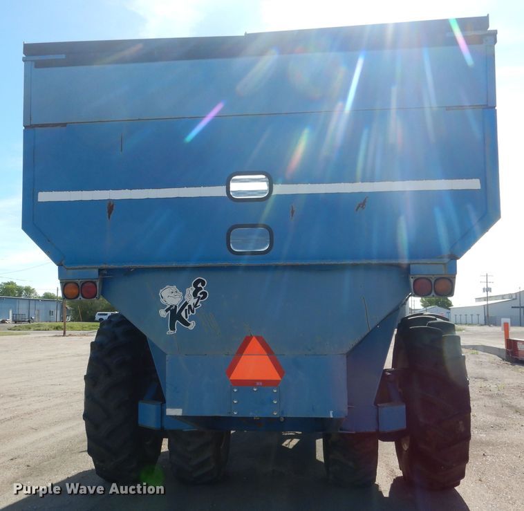 image for item DG5981 Kinze 840AW grain cart