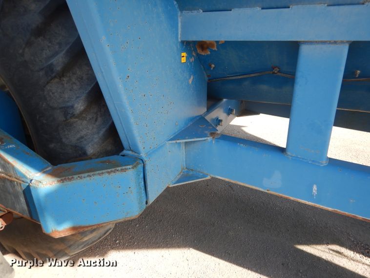 image for item DG5981 Kinze 840AW grain cart