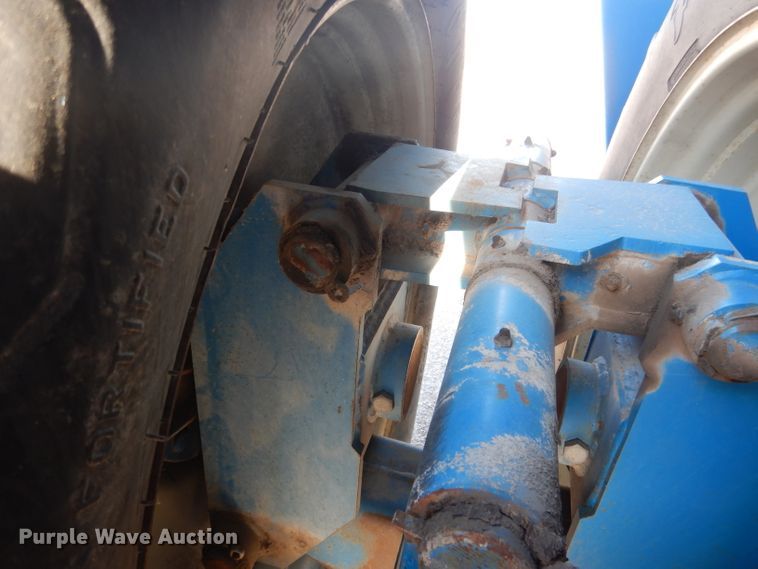 image for item DG5981 Kinze 840AW grain cart