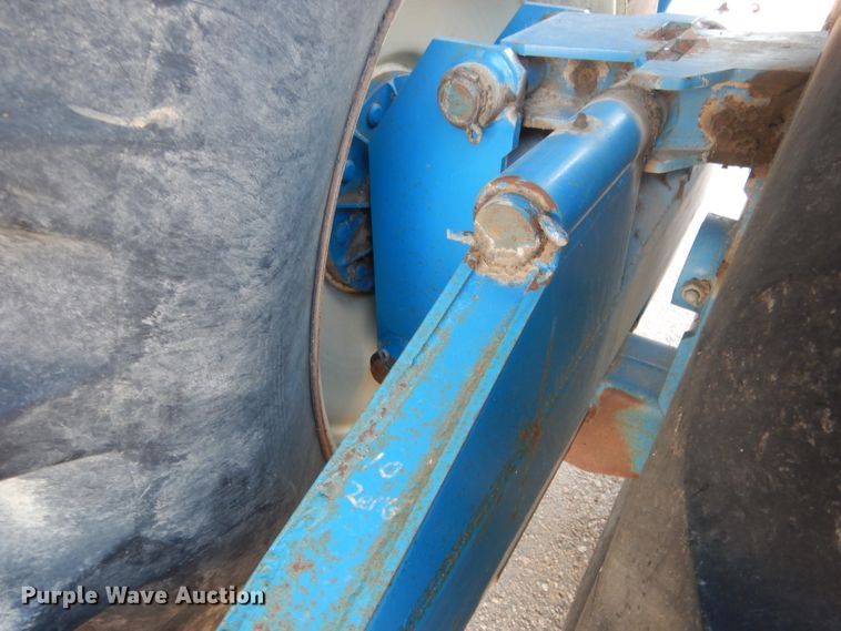 image for item DG5981 Kinze 840AW grain cart