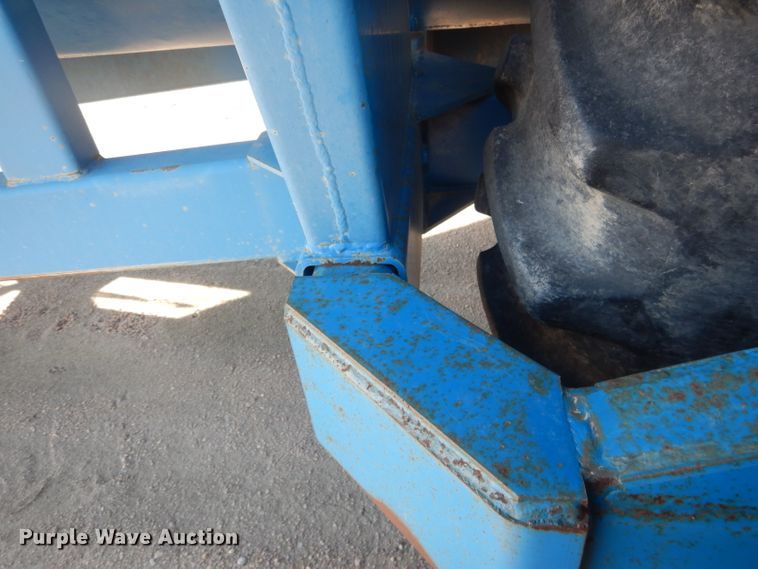 image for item DG5981 Kinze 840AW grain cart