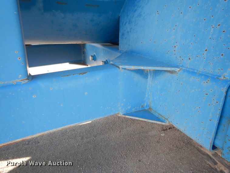 image for item DG5981 Kinze 840AW grain cart