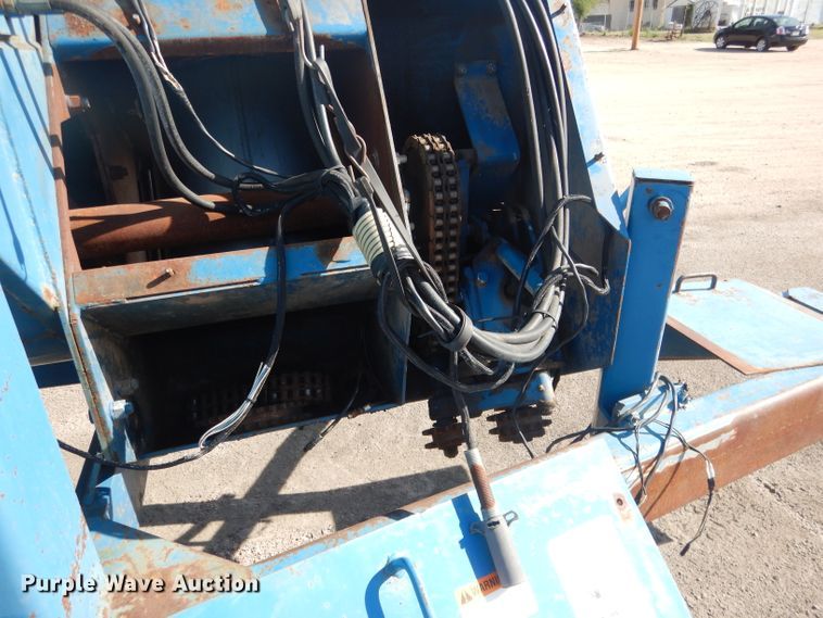 image for item DG5981 Kinze 840AW grain cart