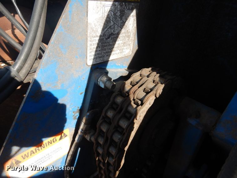 image for item DG5981 Kinze 840AW grain cart