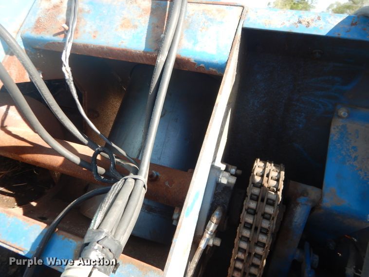 image for item DG5981 Kinze 840AW grain cart