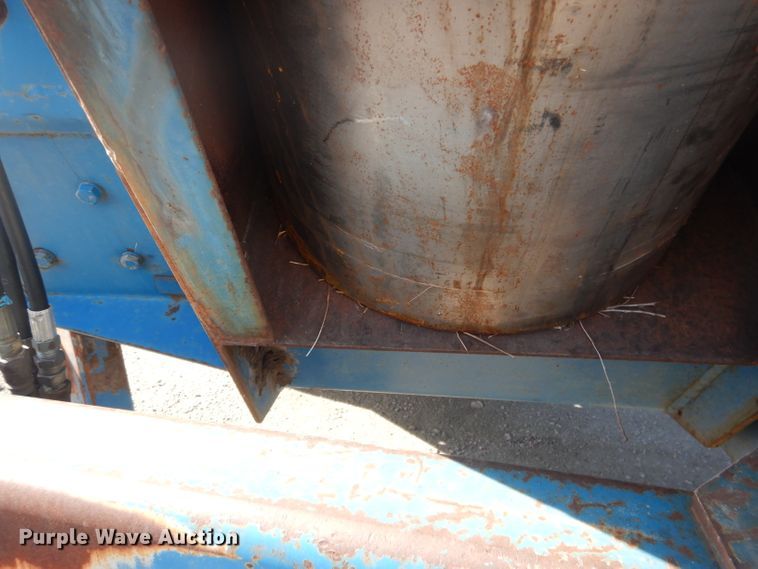 image for item DG5981 Kinze 840AW grain cart