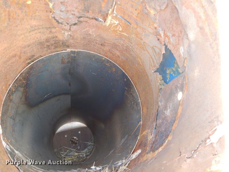 image for item DG5981 Kinze 840AW grain cart