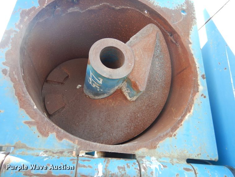 image for item DG5981 Kinze 840AW grain cart